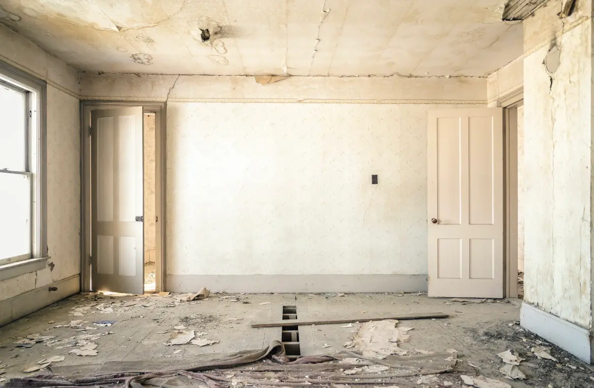 Waste disposal crew managing a cleanout project in Dranesville